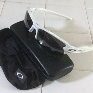 Oakley flak 2.0 polarized sunglasses with black prizm xl lenses new!